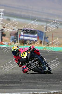 media/Jun-04-2022-WERA (Sat) [[b852bbbd55]]/Practice Races/5-750cc and up novices/